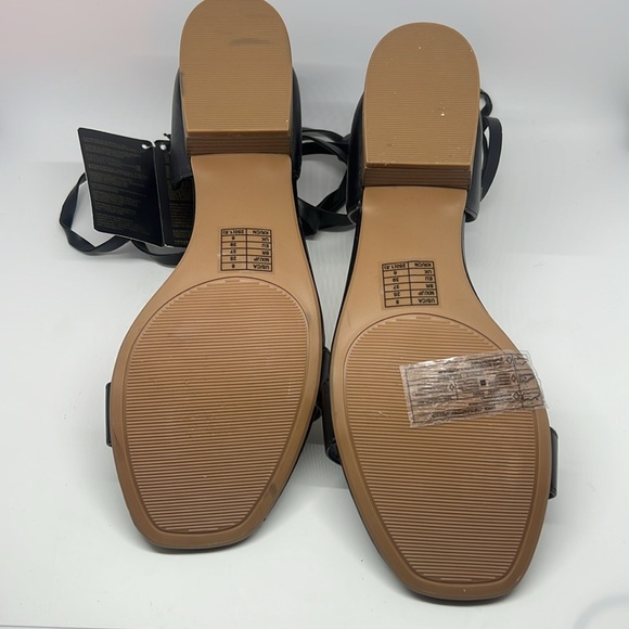 Forever 21 Black Strappy Sandals - Picture 10 of 10
